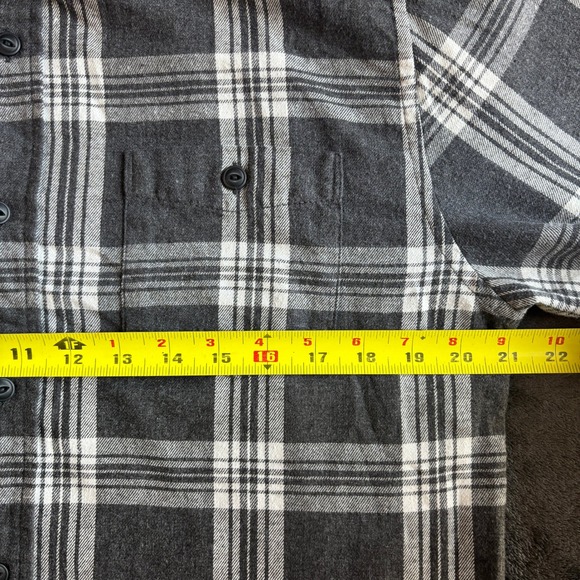 Vtg style Mens perfect lived in feel Gray Plaid Long Sleeve Button Up Shirt M/M - Picture 9 of 10